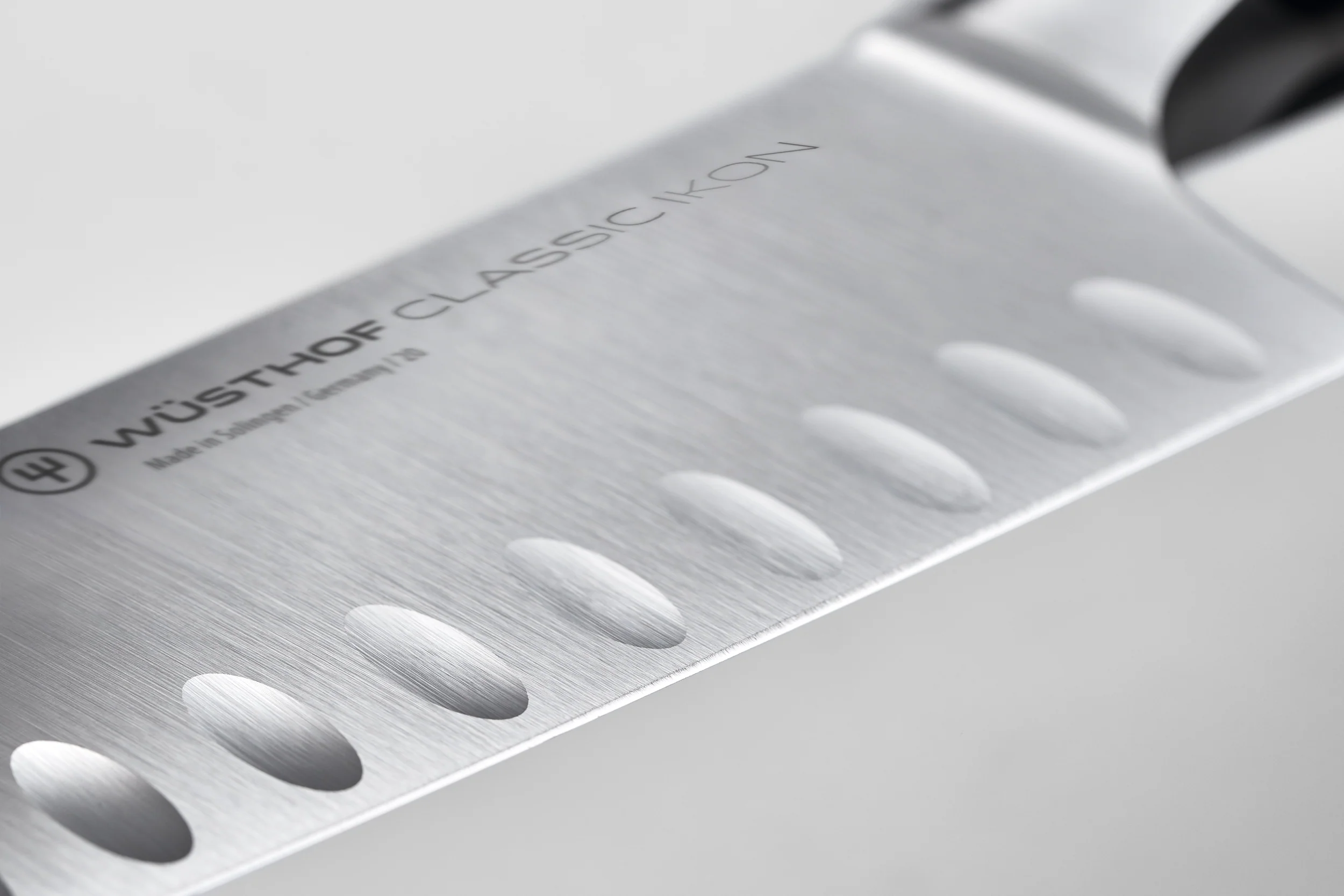 Classic Ikon Santoku with Hollow Edge 14 cm | 5 inch - Image 3
