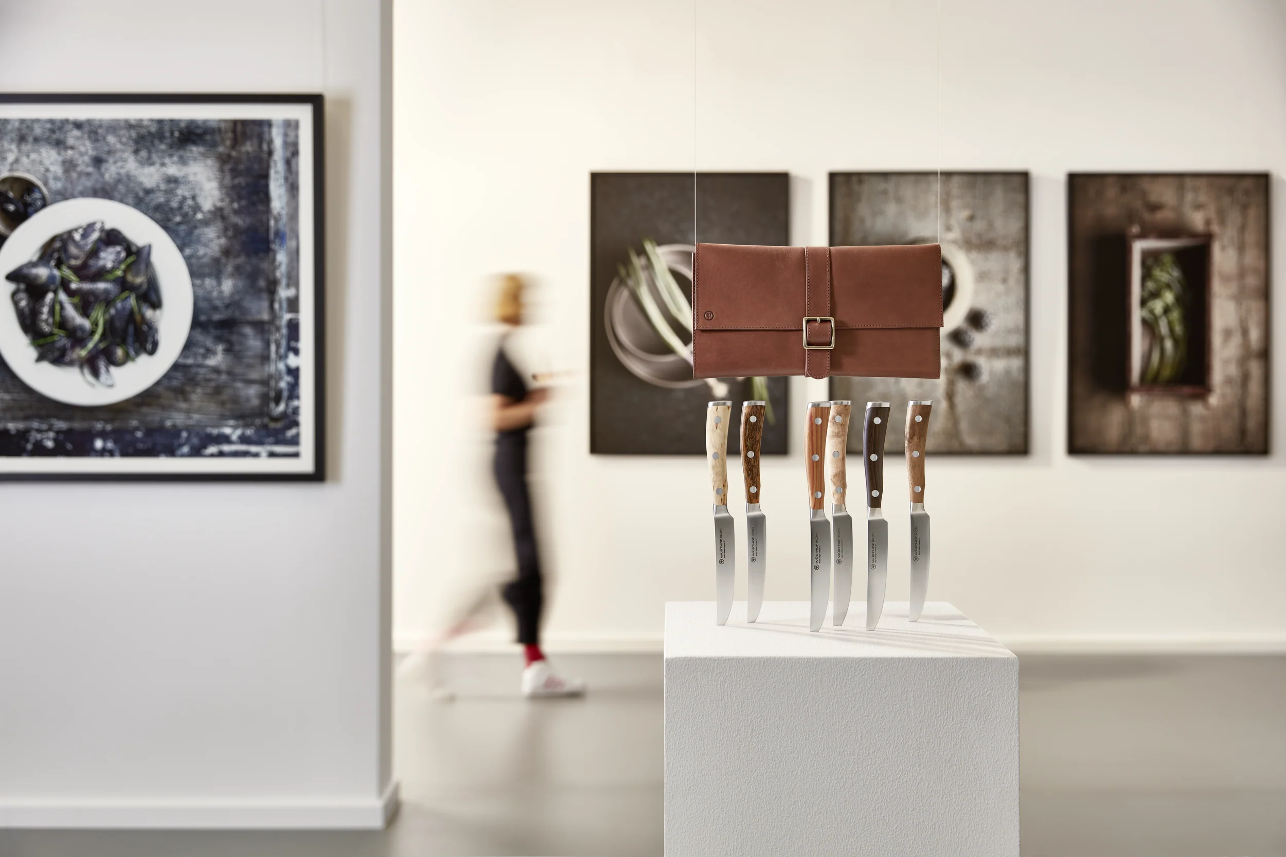 Ikon Selection 6-piece Steak Knife Set with Leather Knife Roll - Image 15