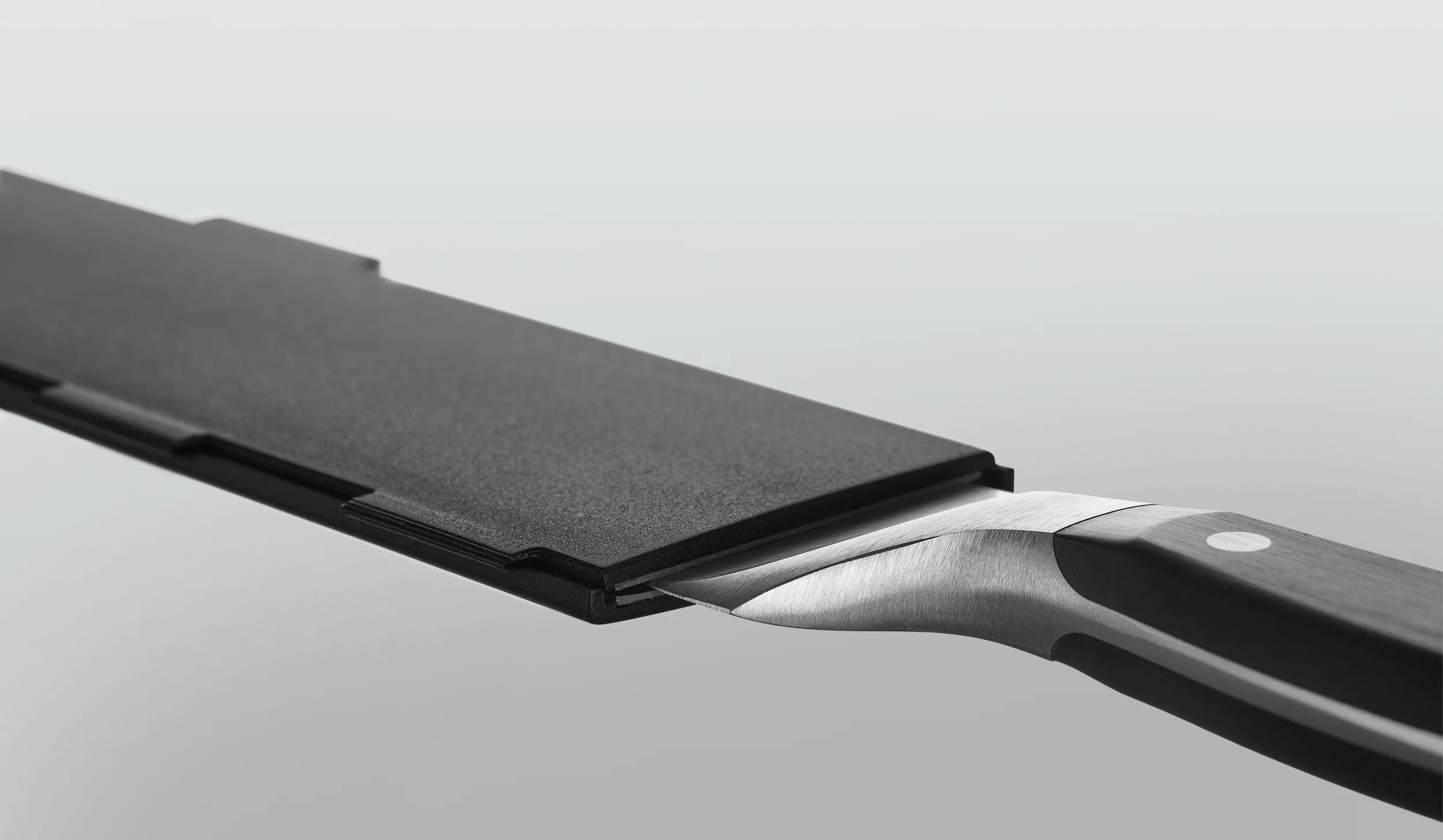 Magnetic Wide Blade Guard 26 cm | 10 inch - Image 5
